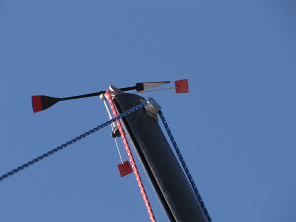Topping lift at top of mast.jpg