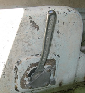 DS I centerboard lever.jpg